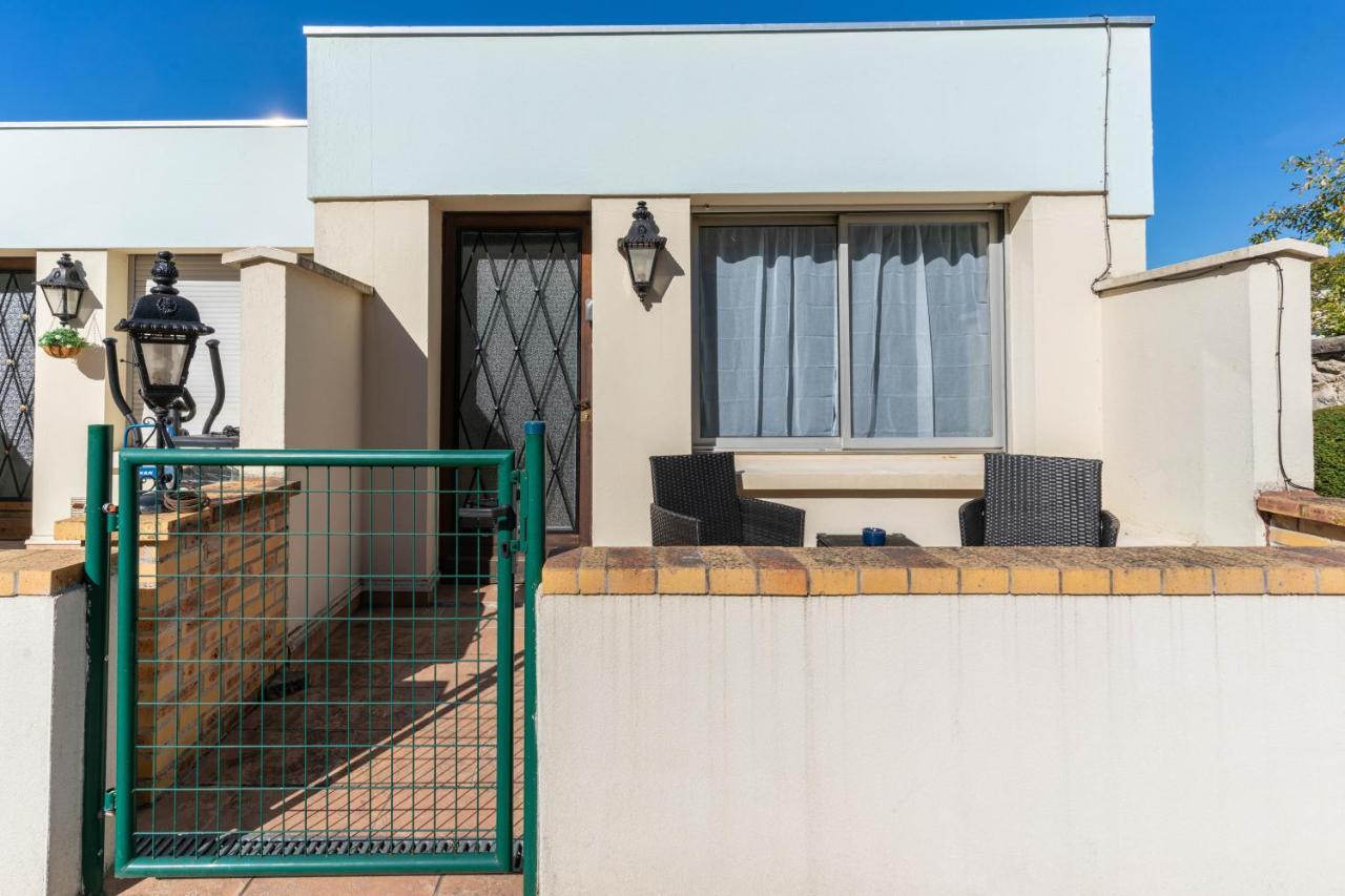 Appart'Hotel Nuiteejour Versailles Saint Cyr L'Ecole Екстериор снимка