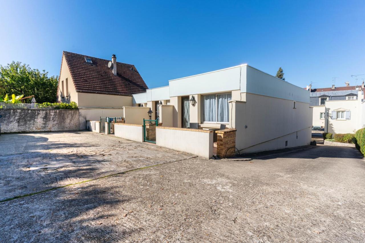 Appart'Hotel Nuiteejour Versailles Saint Cyr L'Ecole Екстериор снимка