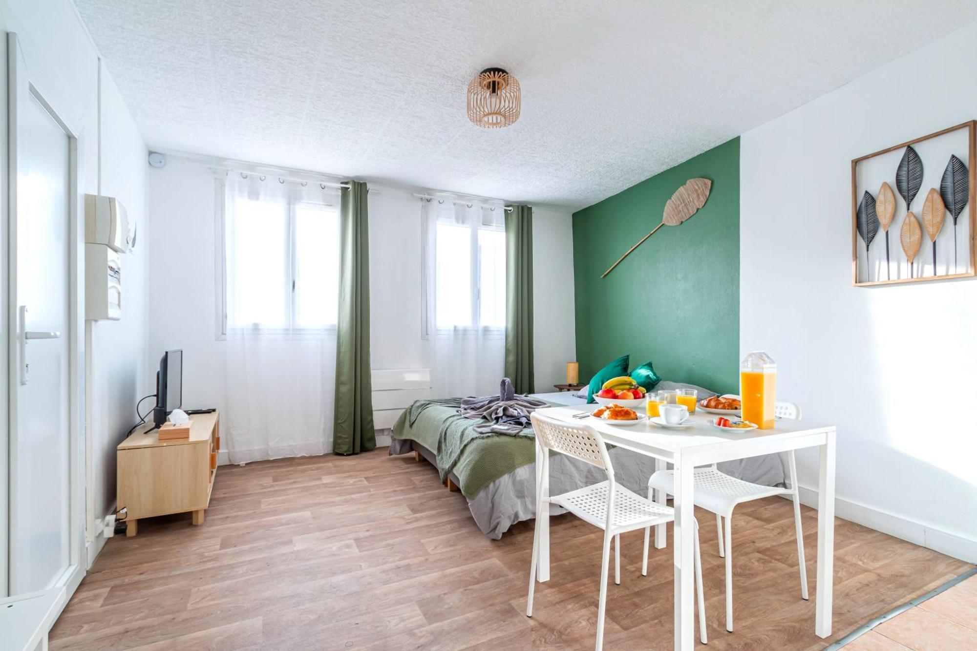 Appart'Hotel Nuiteejour Versailles Saint Cyr L'Ecole Екстериор снимка