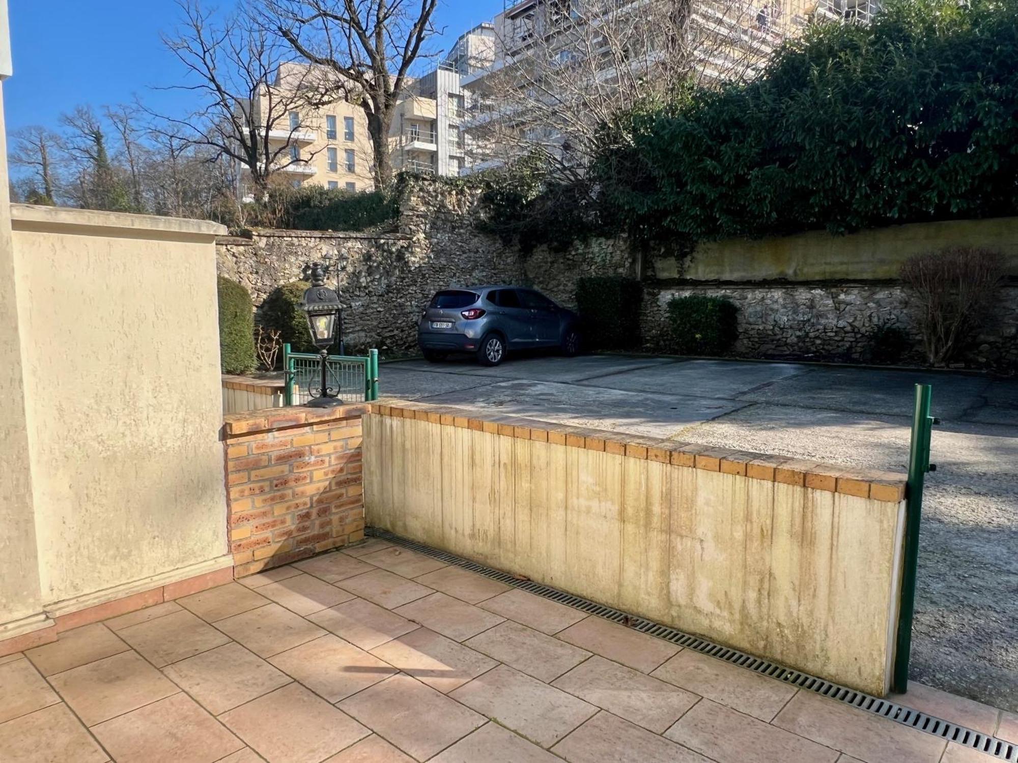 Appart'Hotel Nuiteejour Versailles Saint Cyr L'Ecole Екстериор снимка